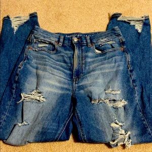 American Eagle size 6 Mom jean
